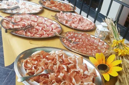 La charcuterie pour la soirée Romagne